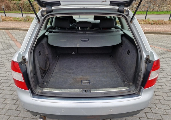 Audi A4 cena 7900 przebieg: 285300, rok produkcji 2002 z Sochaczew małe 46